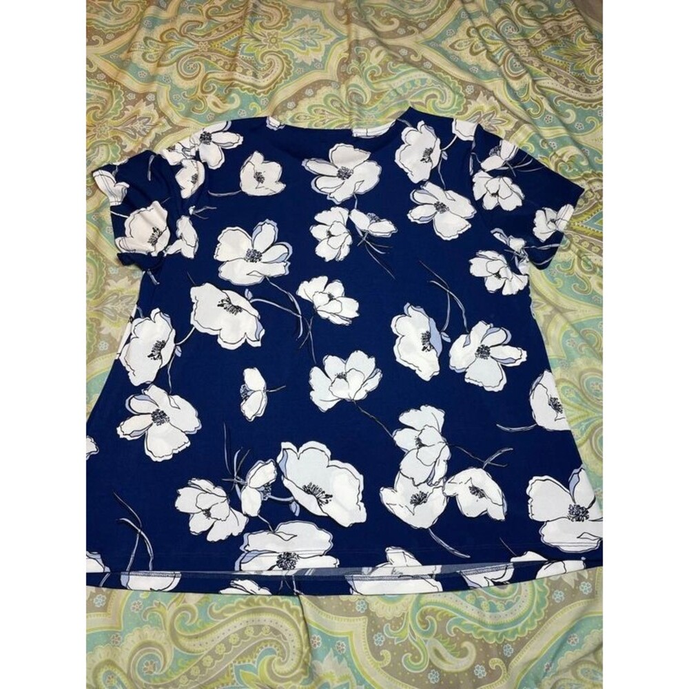 Liz Claiborne Blue & White Floral Top - Picture 4 of 4